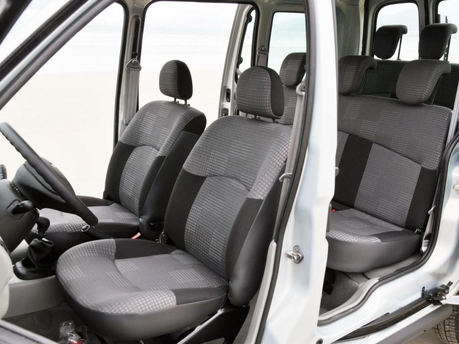  Renault Kangoo Sportway 2008 года  (фото 9 из 18)